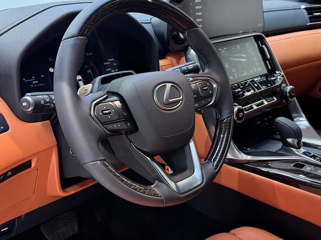 Lexus LX — миниатюра 13
