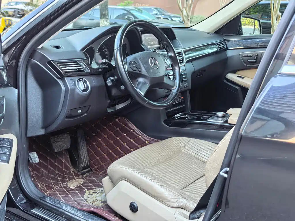 Mercedes-Benz E-Class — миниатюра 2