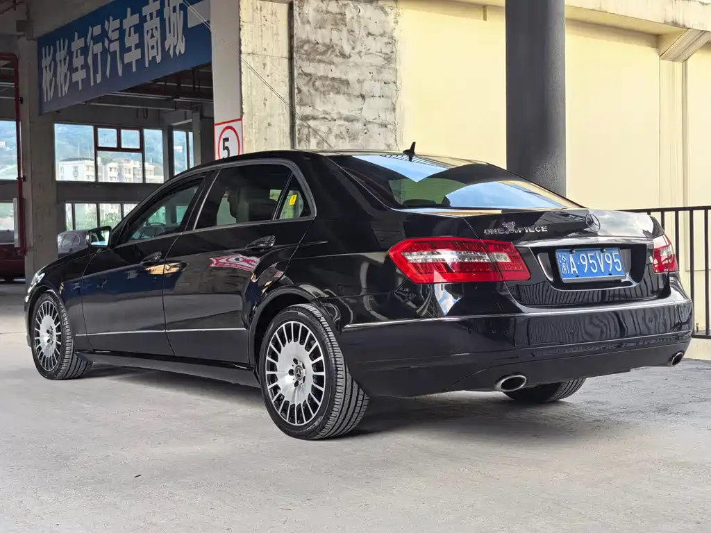 Mercedes-Benz E-Class — миниатюра 15