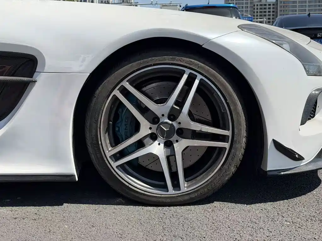 Mercedes-Benz SLS AMG — миниатюра 5
