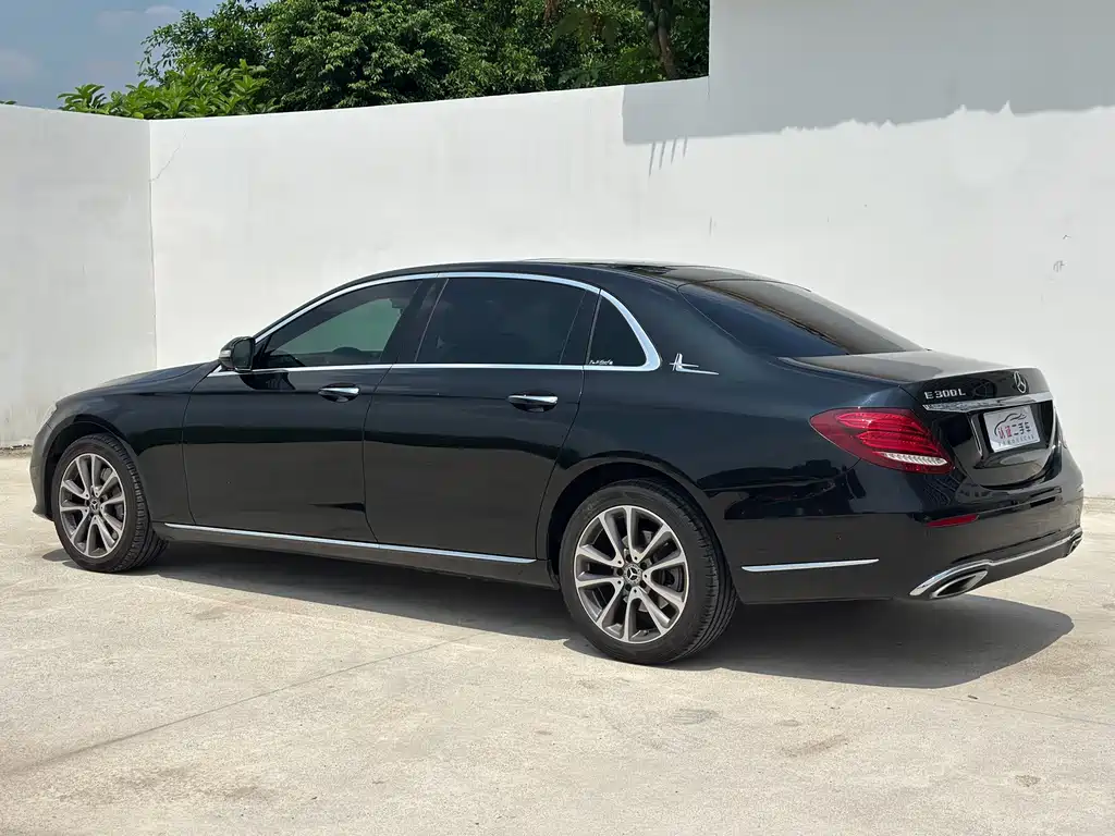 Mercedes-Benz E-Class — миниатюра 19