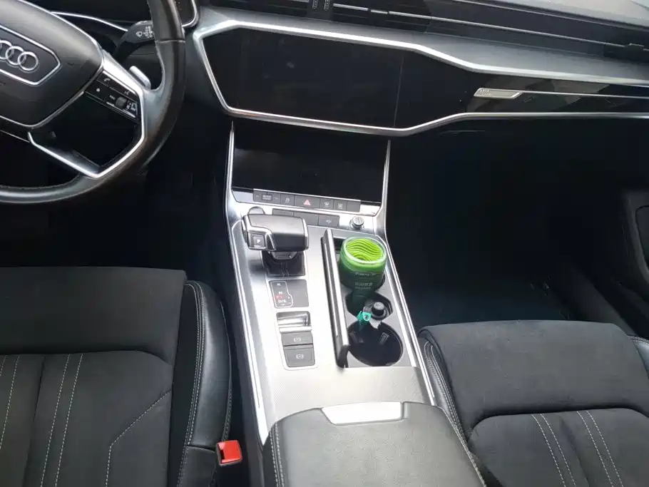 Audi A7L — миниатюра 16