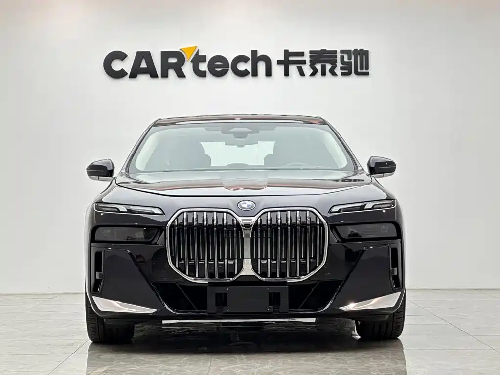 BMW 7 Series — миниатюра 7