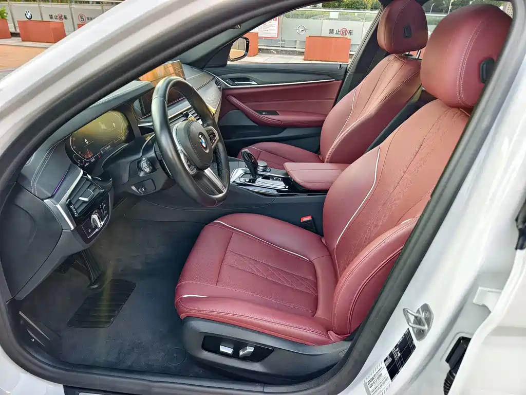 BMW 5 Series — миниатюра 10