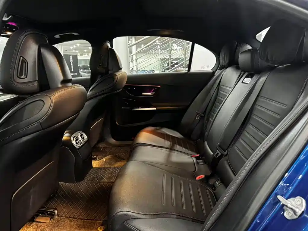 Mercedes-Benz C-Class — миниатюра 14