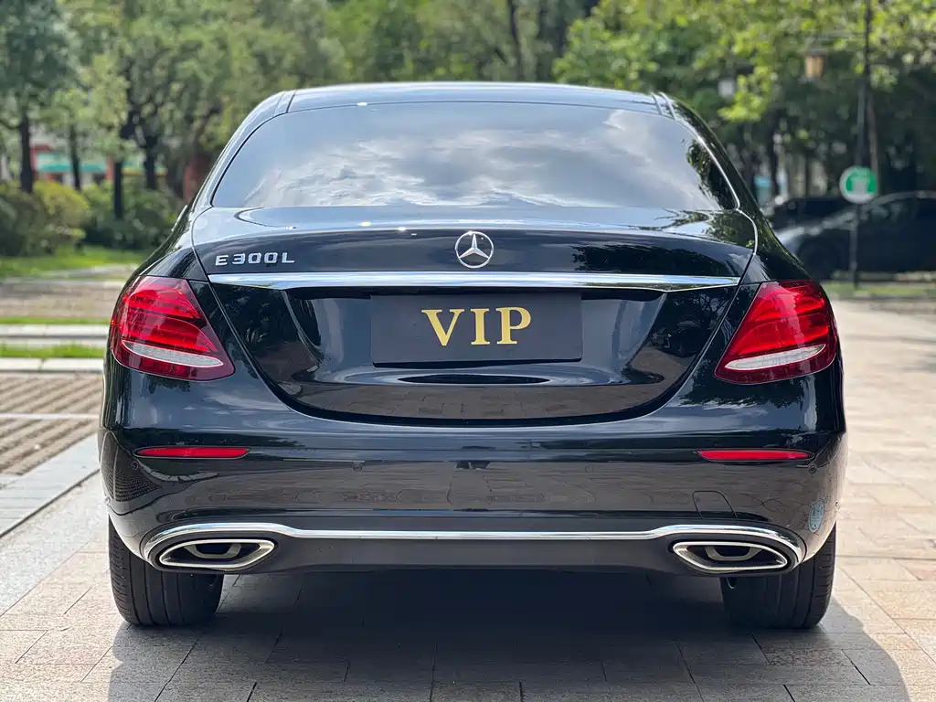Mercedes-Benz E-Class — миниатюра 26