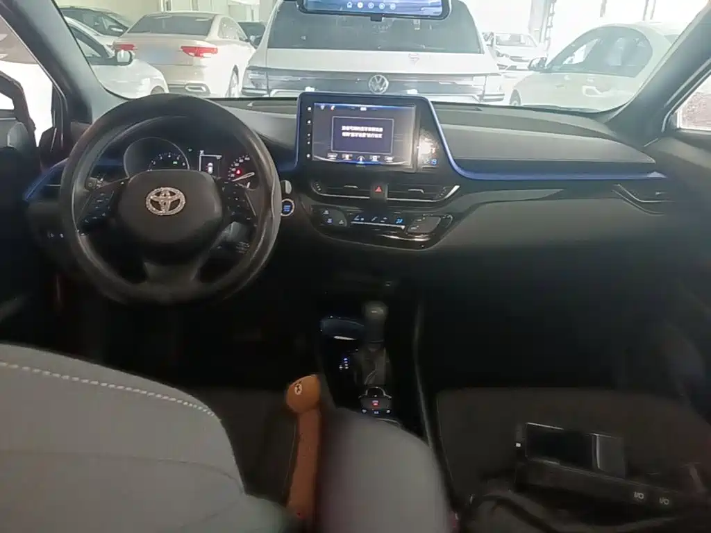 Toyota IZOA — миниатюра 10