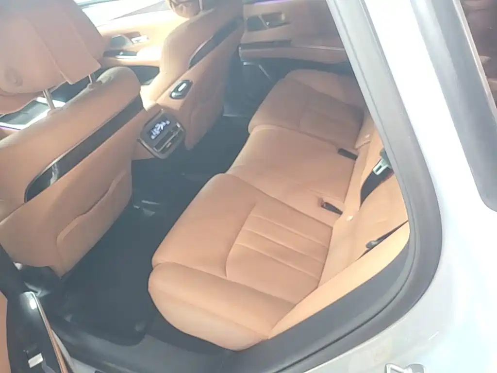 BYD Хань Ли — миниатюра 17