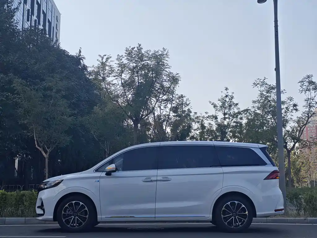 Roewe iMAX8 — миниатюра 7