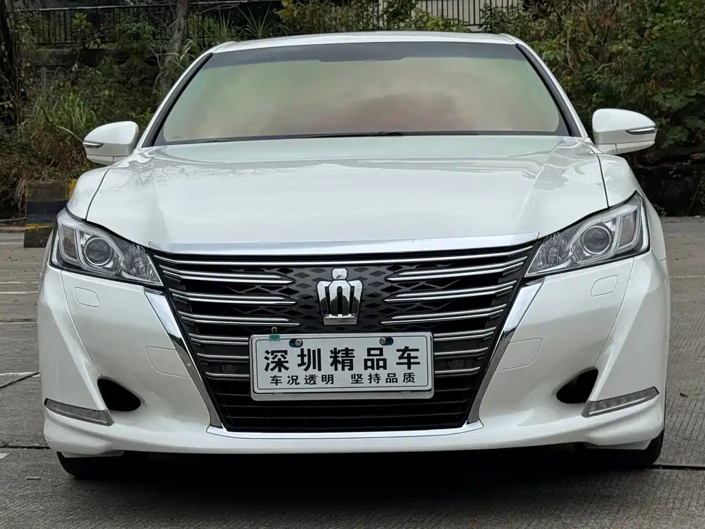 Toyota Crown — миниатюра 2