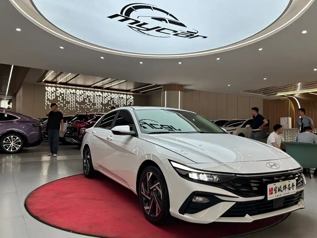 Hyundai Elantra — миниатюра 3
