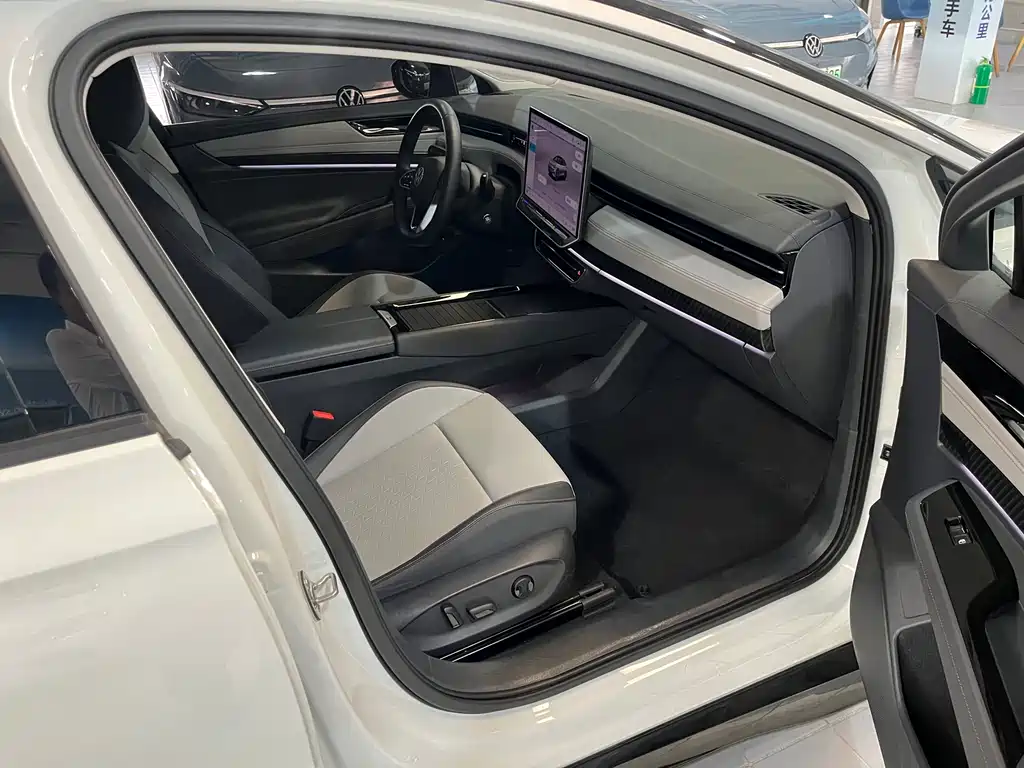 VOLKSWAGEN ID.7 VIZZION