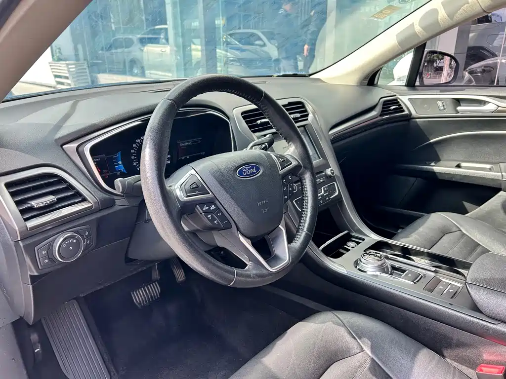 Ford Mondeo — миниатюра 8