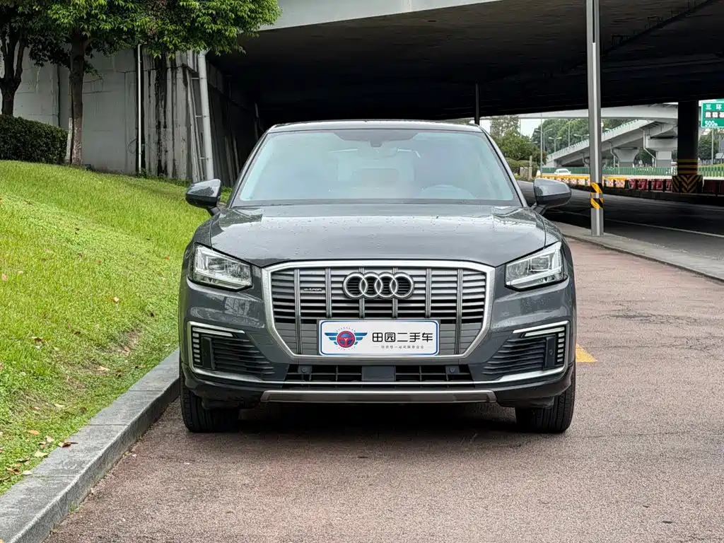 Audi Q2L e-tron — миниатюра 2