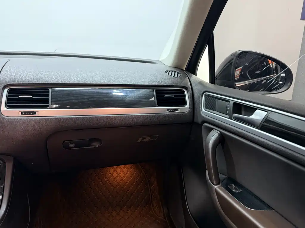 Volkswagen Touareg — миниатюра 13