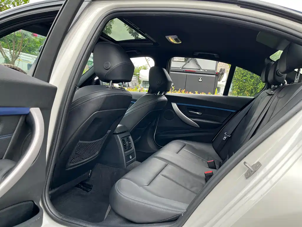 BMW 3 Series — миниатюра 14