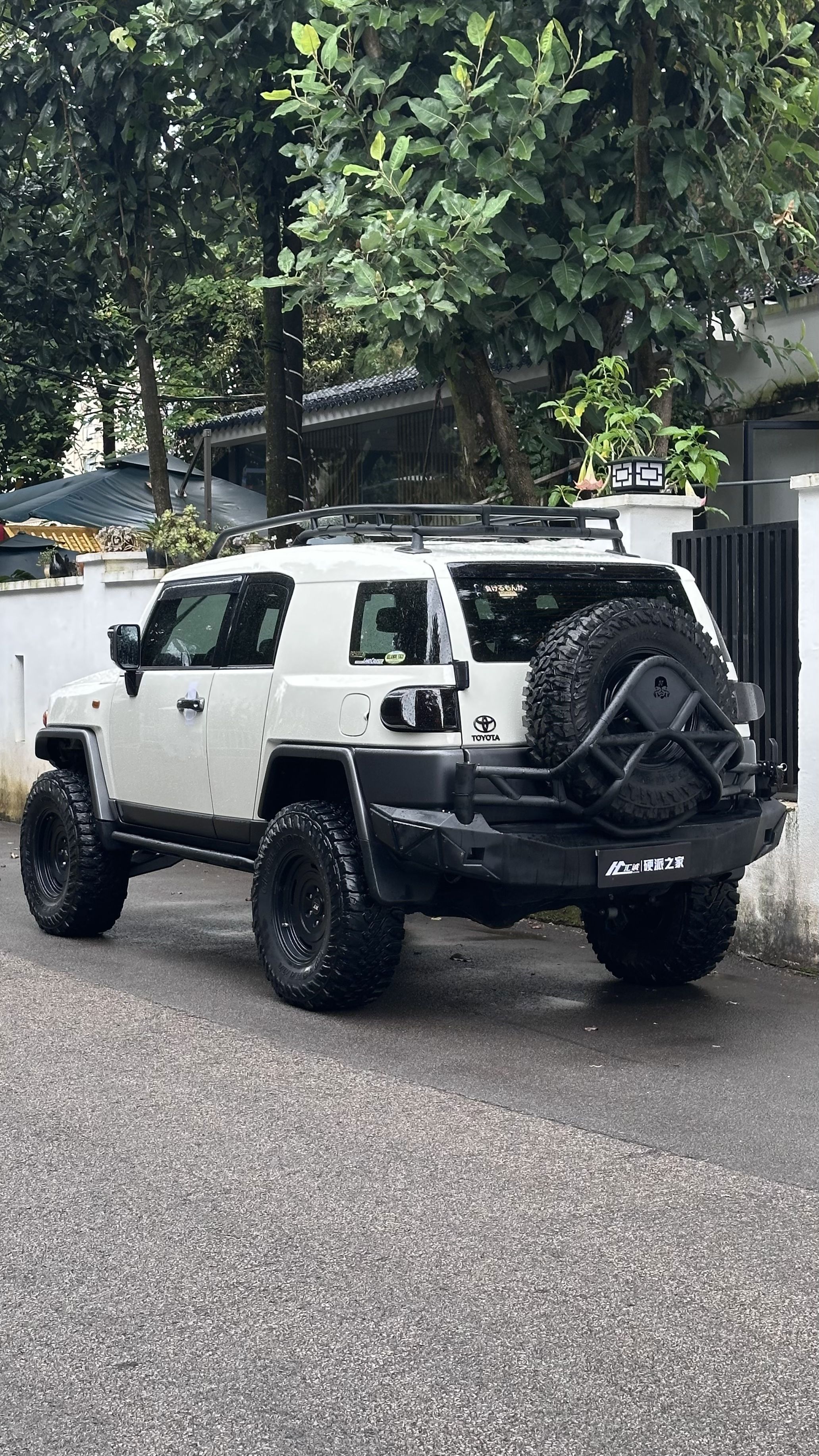 Toyota FJ Cruiser — миниатюра 5