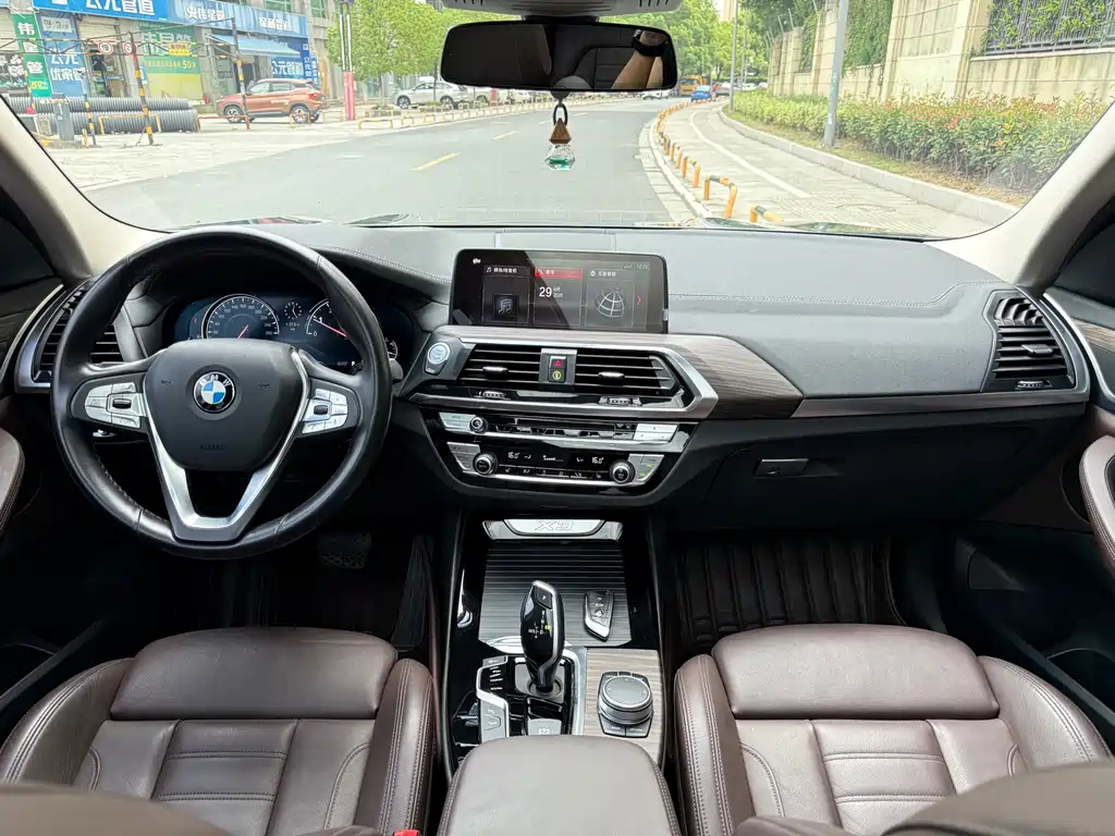 BMW X3 — миниатюра 7