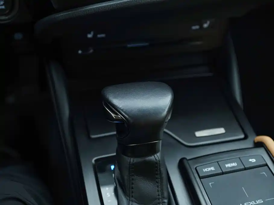 Lexus ES — миниатюра 8