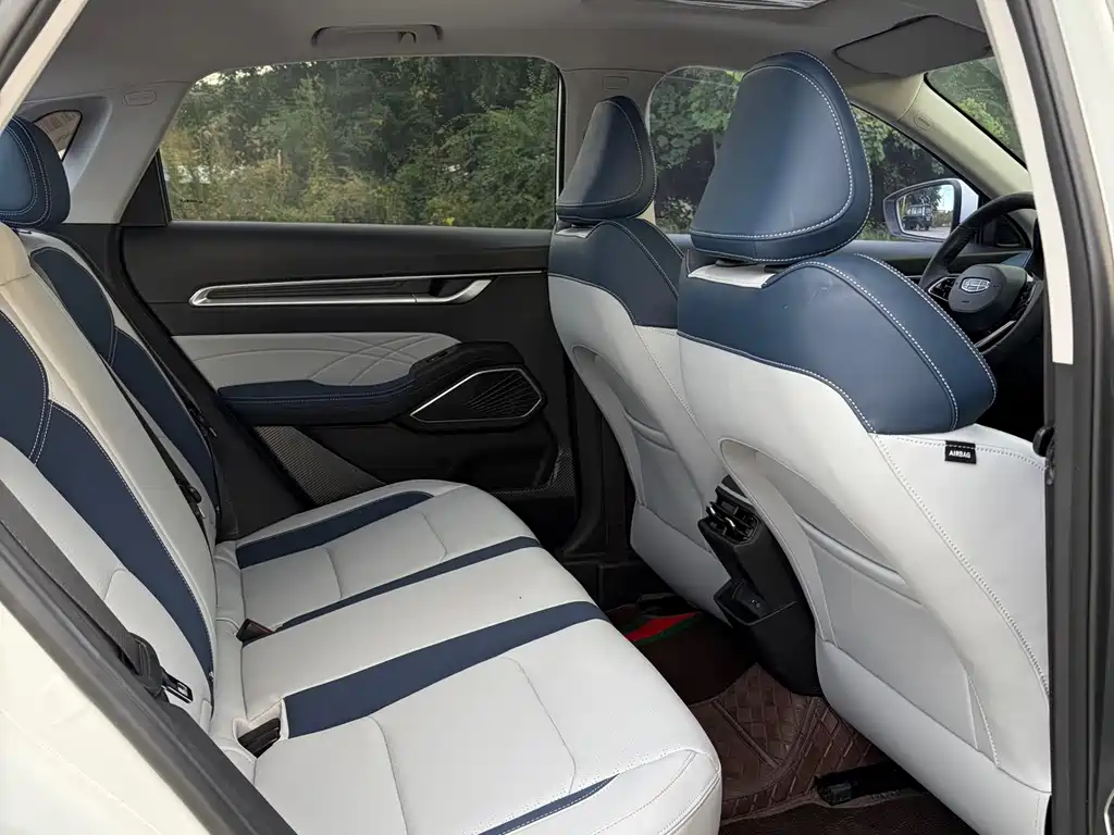 Geely Emgrand — миниатюра 8