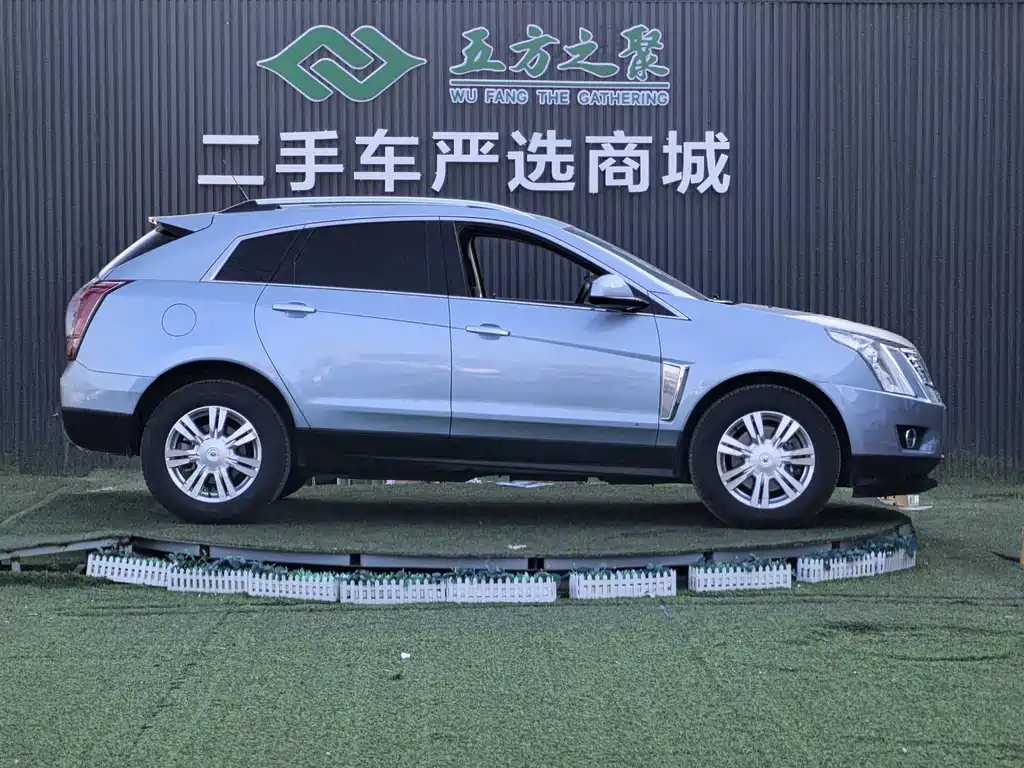 Cadillac SRX — миниатюра 4