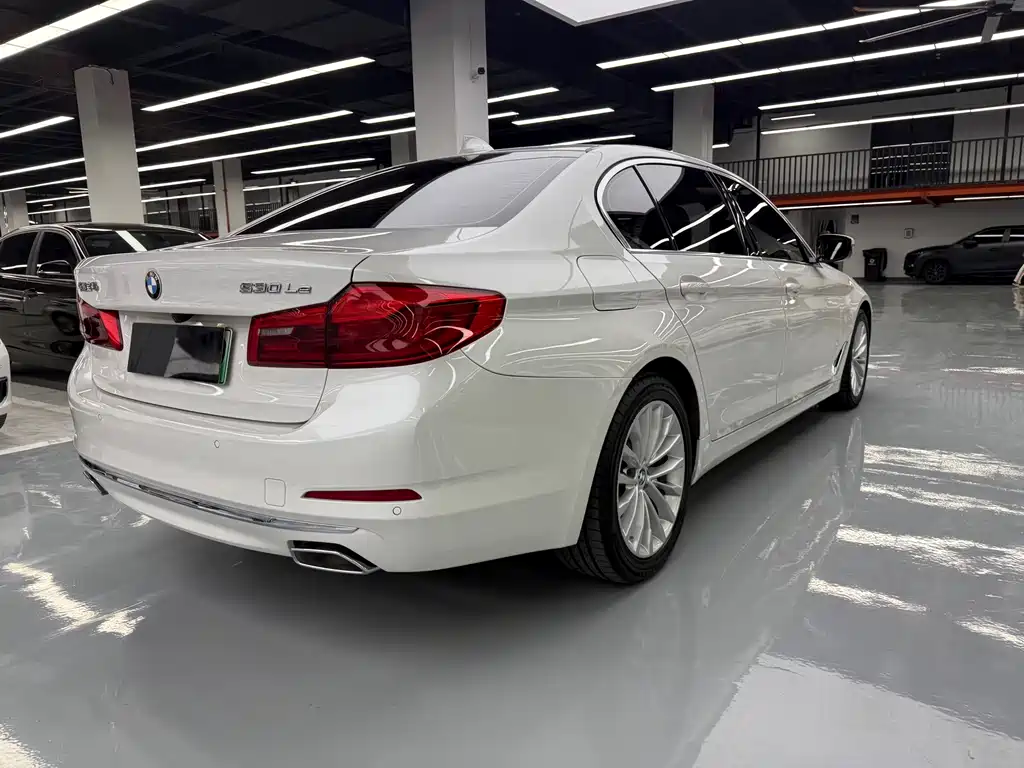 BMW 5 Series New Energy — миниатюра 23