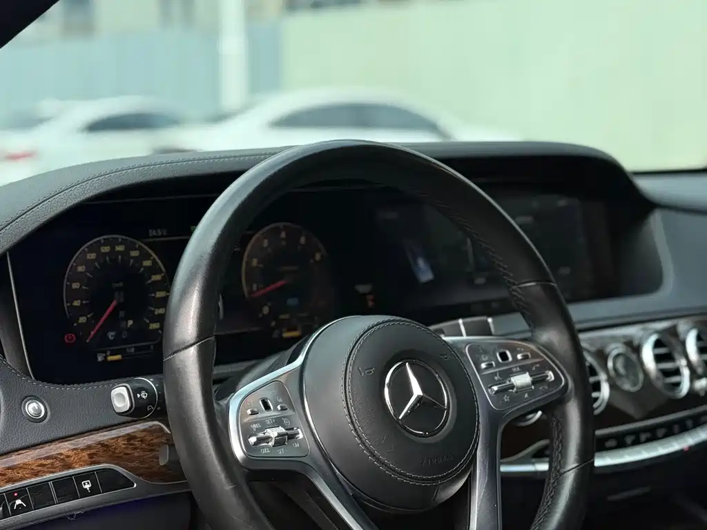 Mercedes-Benz S-Class — миниатюра 4