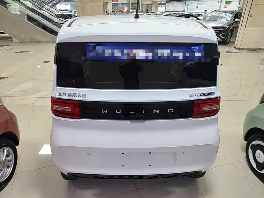 Wuling MINIEV — миниатюра 6