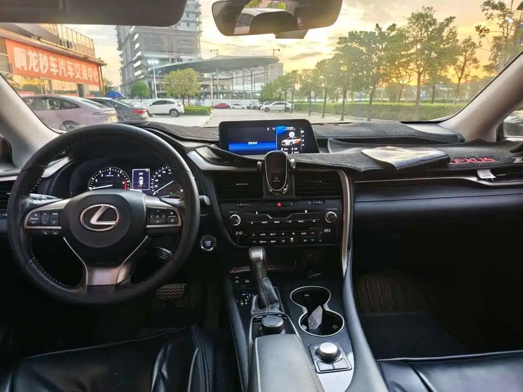 Lexus RX — миниатюра 8