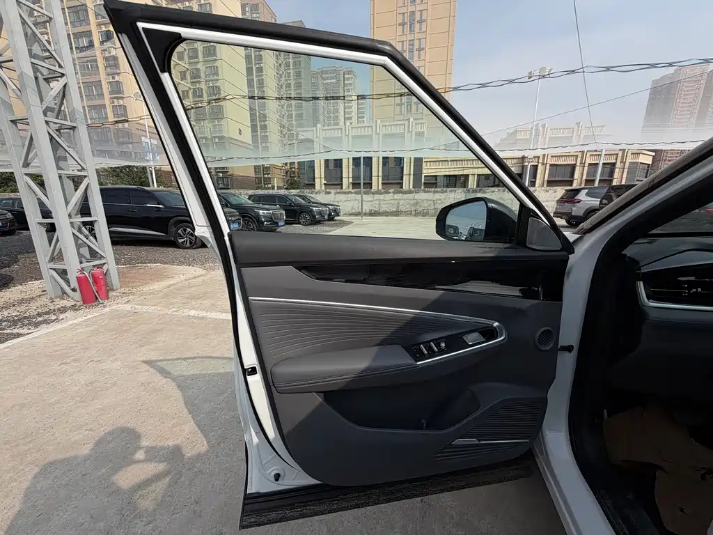 Geely Boyue — миниатюра 15