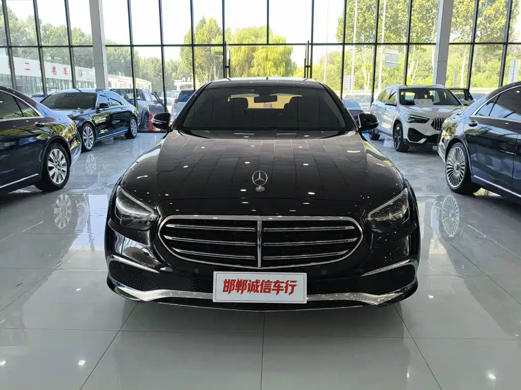Mercedes-Benz E-Class — миниатюра 2