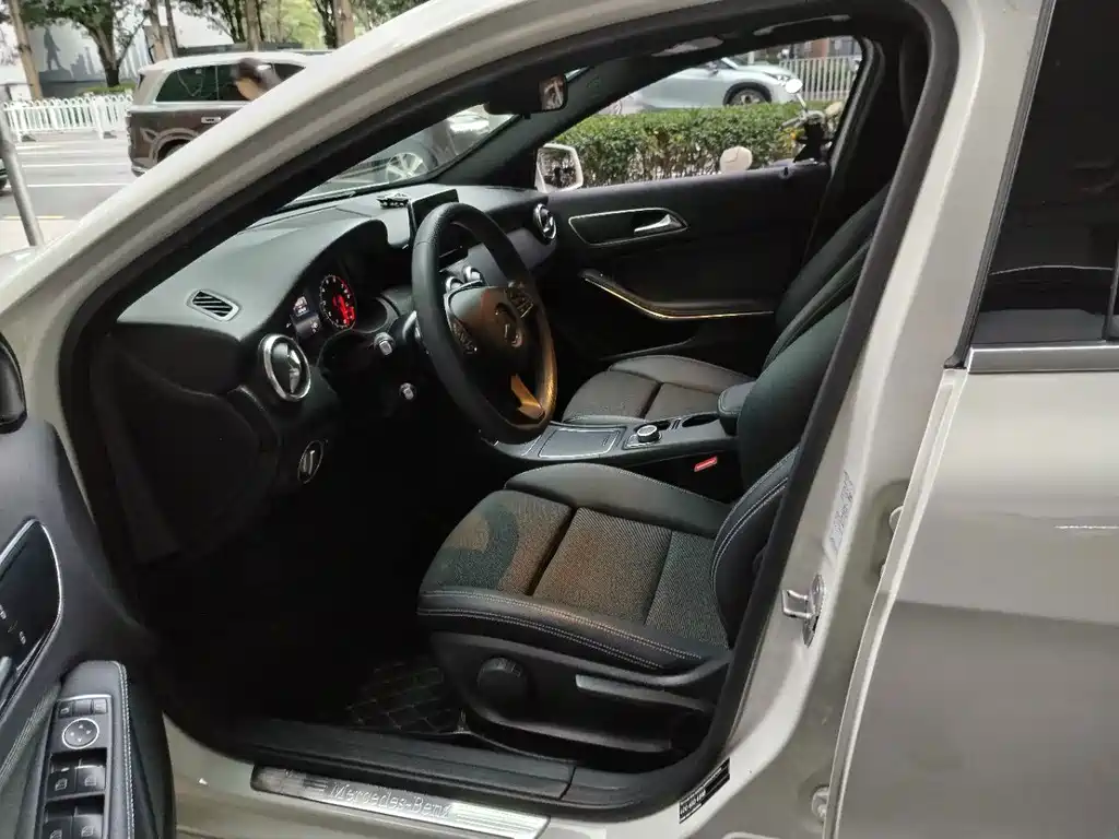 Mercedes-Benz A-Class (Import) — миниатюра 9