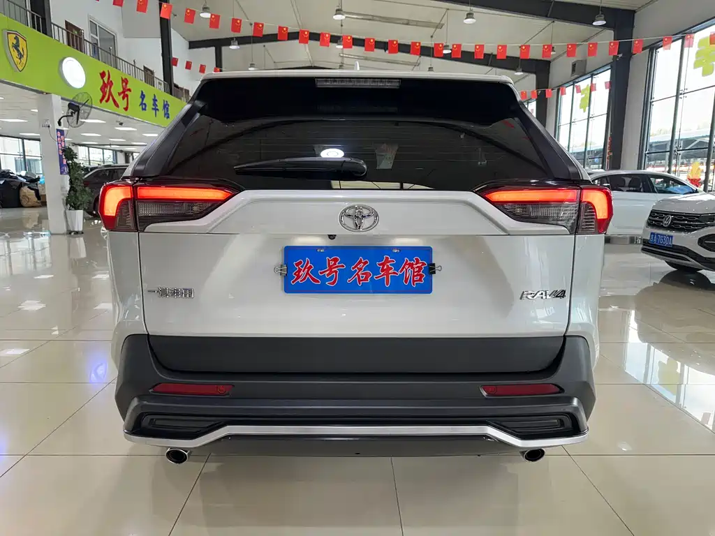 Toyota RAV4 — миниатюра 14