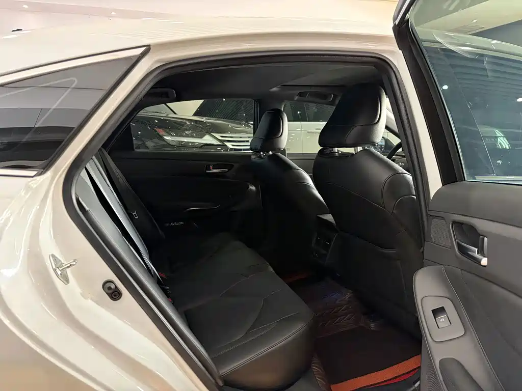 Toyota Avalon — миниатюра 11