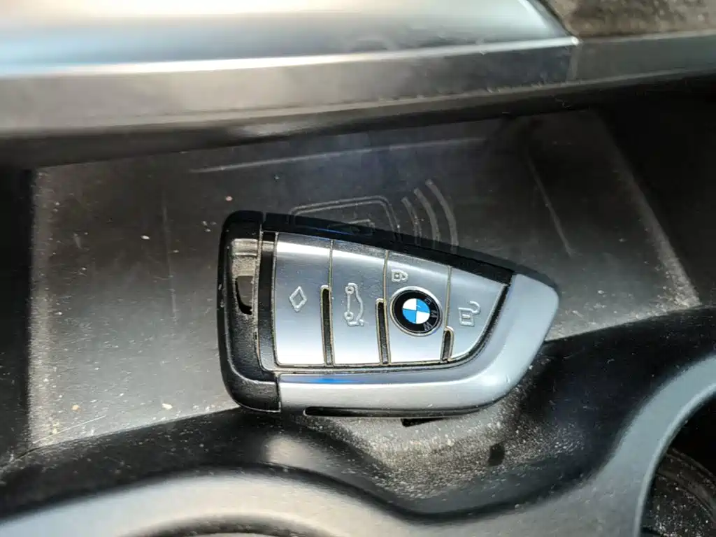 BMW 5 Series New Energy — миниатюра 9