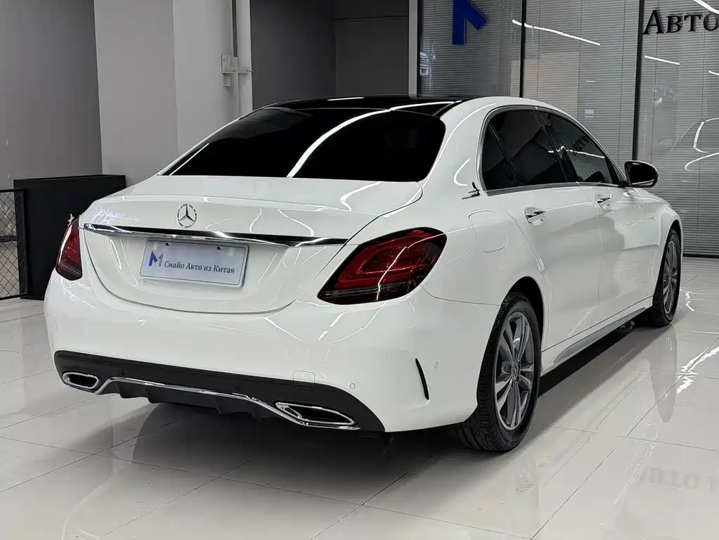 Mercedes-Benz C-Class — миниатюра 6
