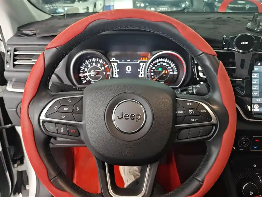 JEEP GRAND COMMANDER