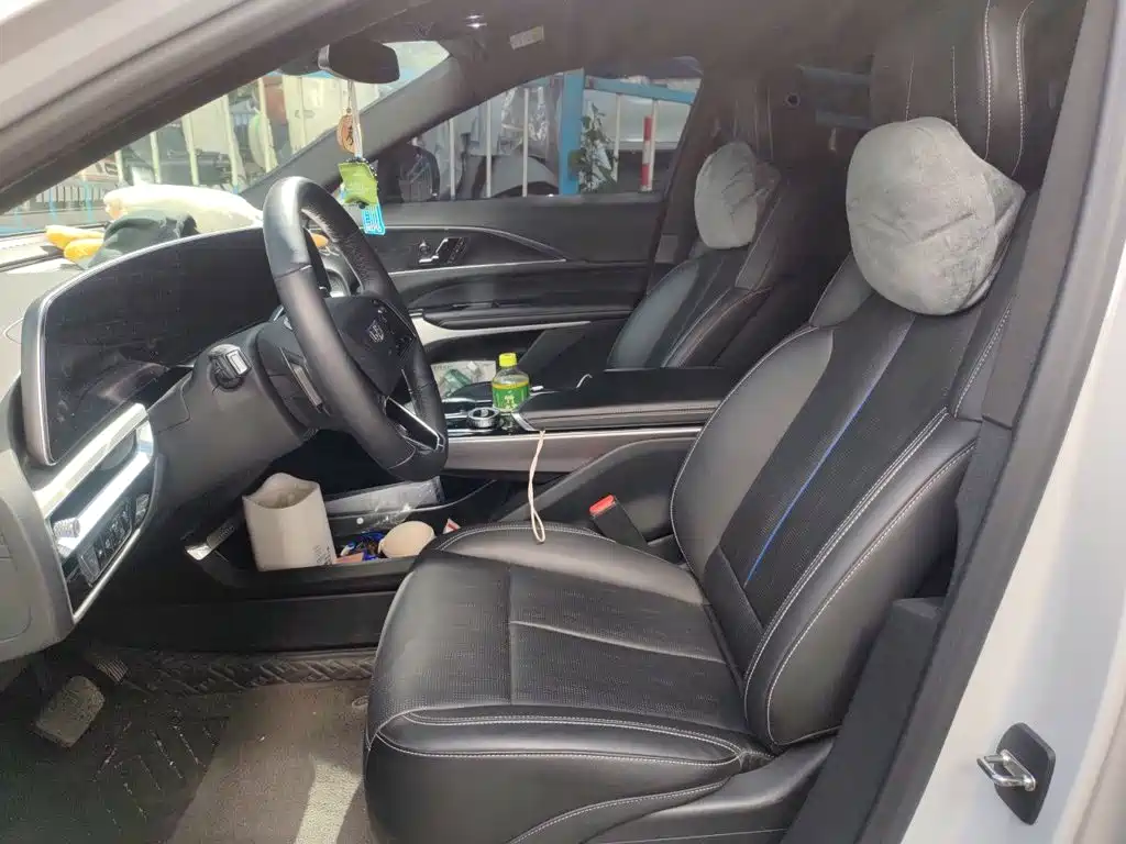 Cadillac Lyriq — миниатюра 8