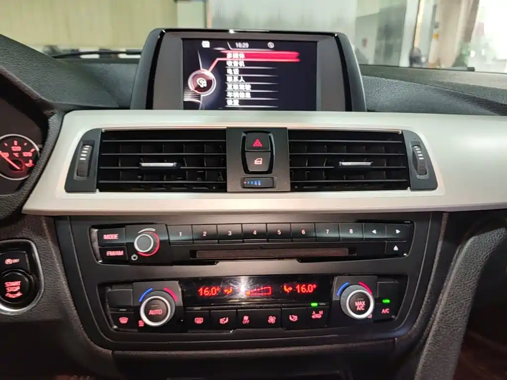 BMW 3 Series — миниатюра 13