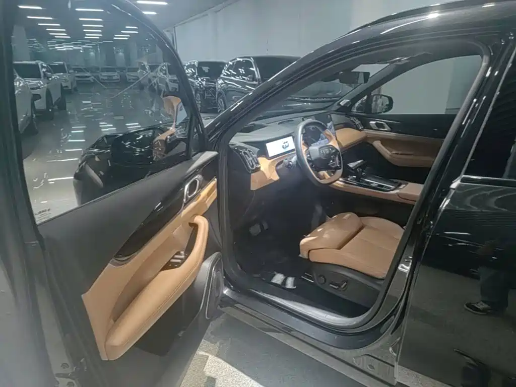 Geely Boyue L — миниатюра 13