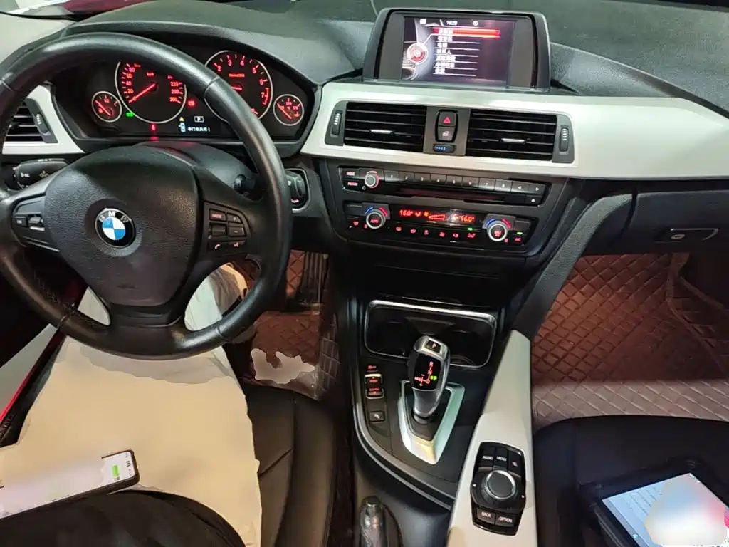BMW 3 Series — миниатюра 10
