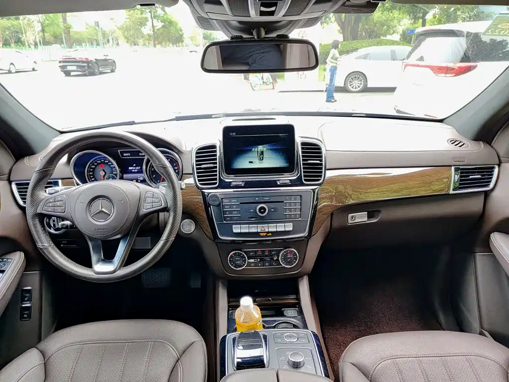 Mercedes-Benz GLS — миниатюра 10