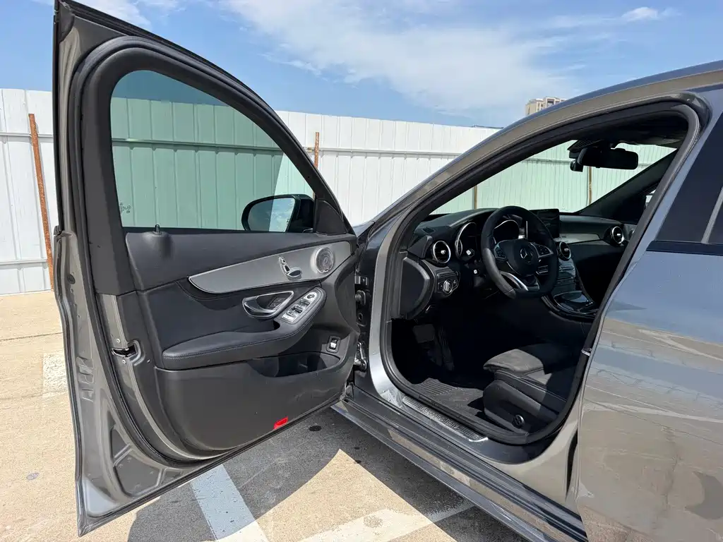 Mercedes-Benz C-Class — миниатюра 8
