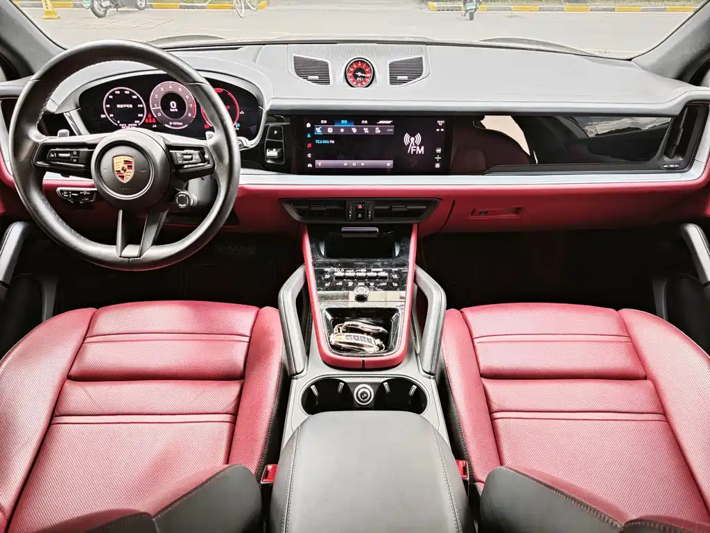 Porsche Cayenne — миниатюра 11
