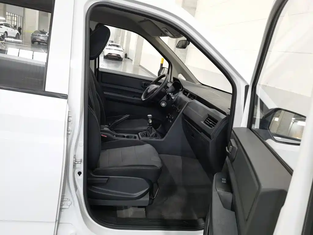 Wuling Hongguang PLUS — миниатюра 23