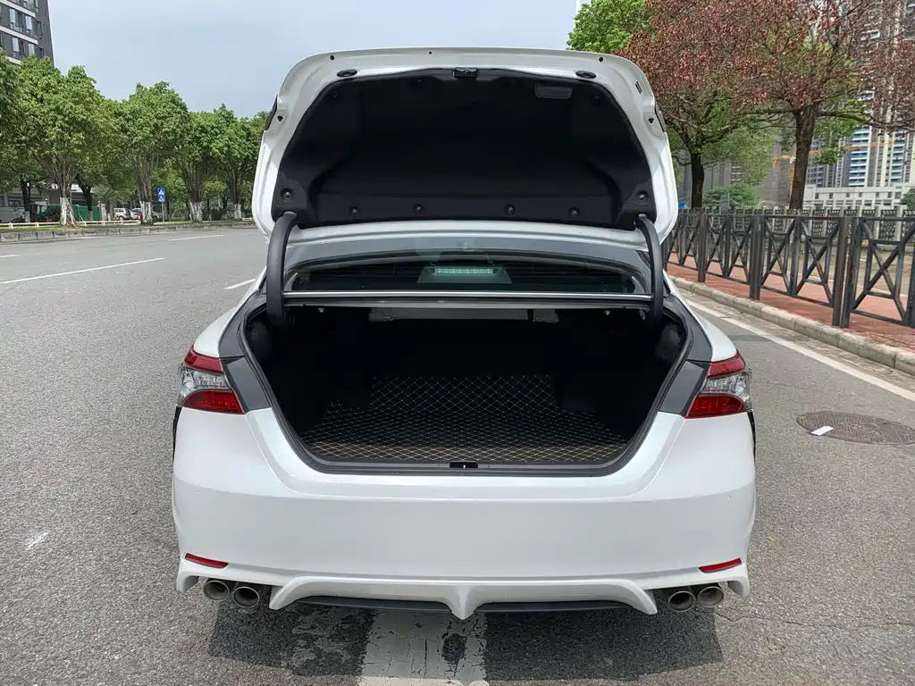 Toyota Camry 2023 2.0S