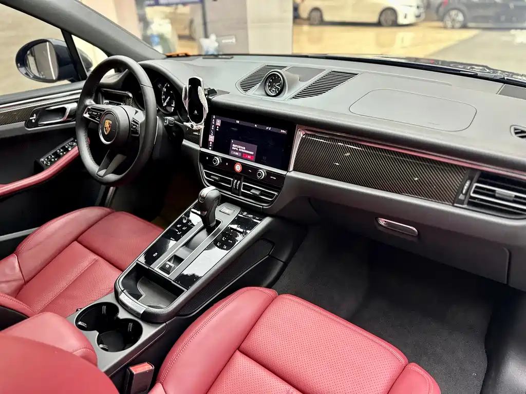 Porsche Macan — миниатюра 8