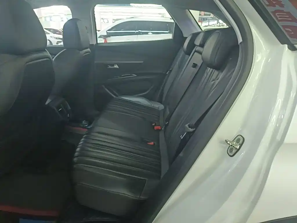 Peugeot 4008 — миниатюра 17