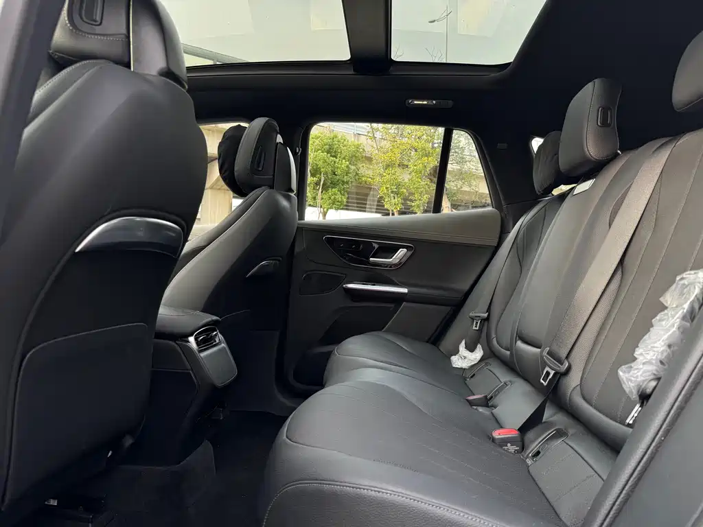 Mercedes-Benz EQE SUV — миниатюра 11