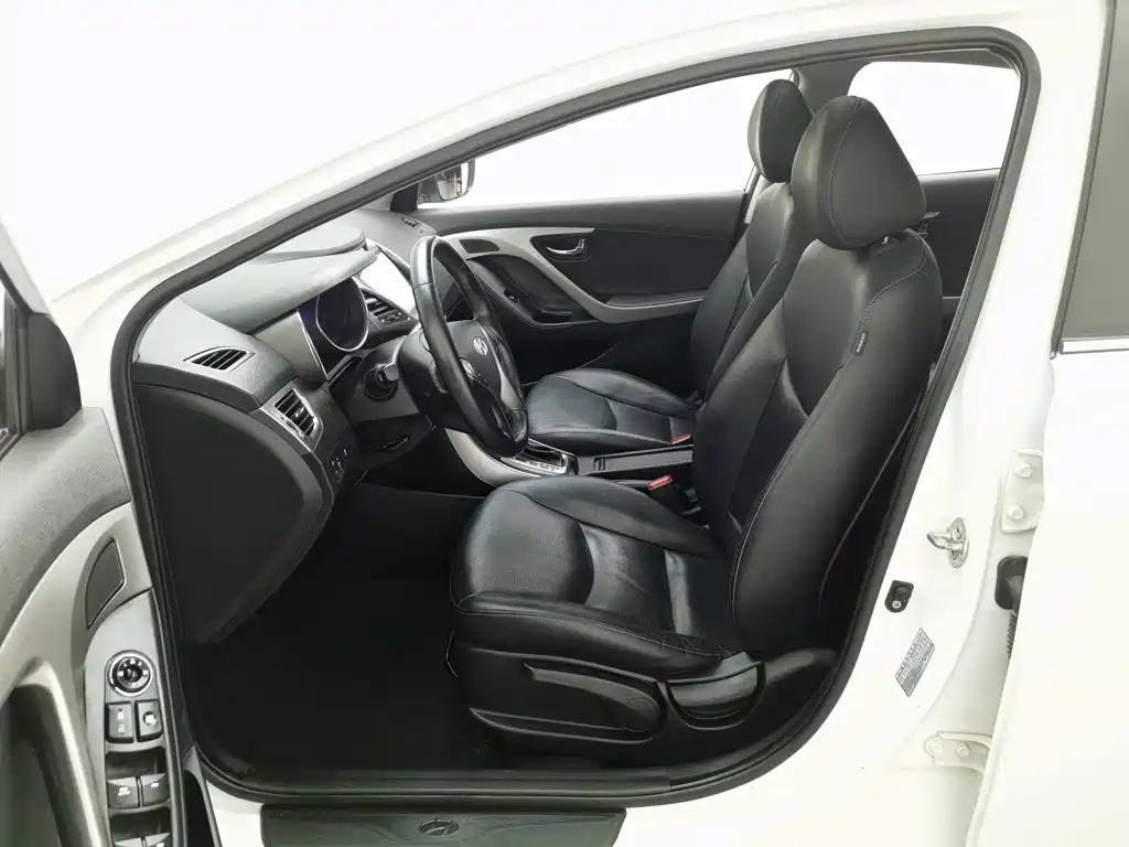 Hyundai Elantra Langdong — миниатюра 10